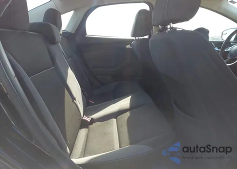 2013 Ford Focus Se z USA, uszkodzony, nr VIN 1FADP3F27DL305951